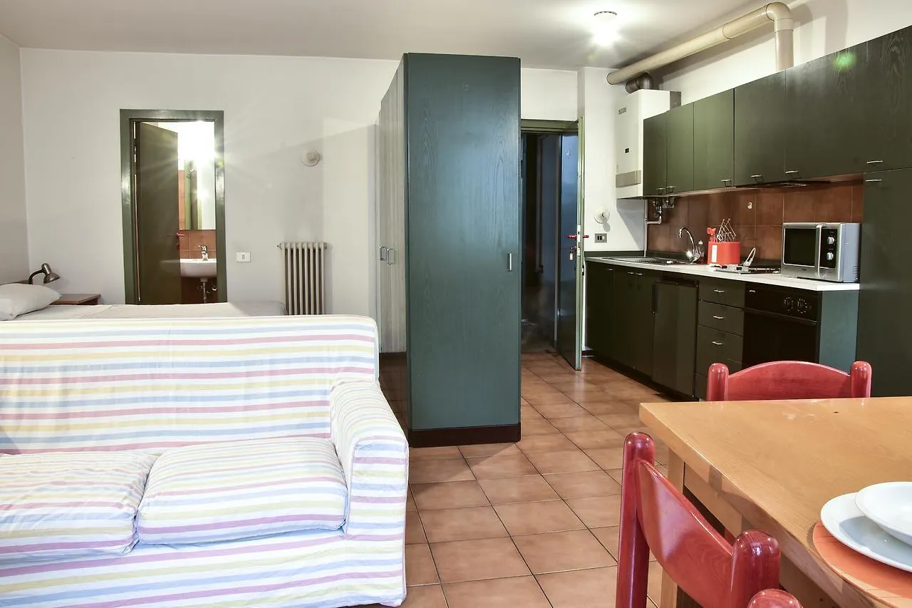 Residence Pila Como 0*,  Itálie